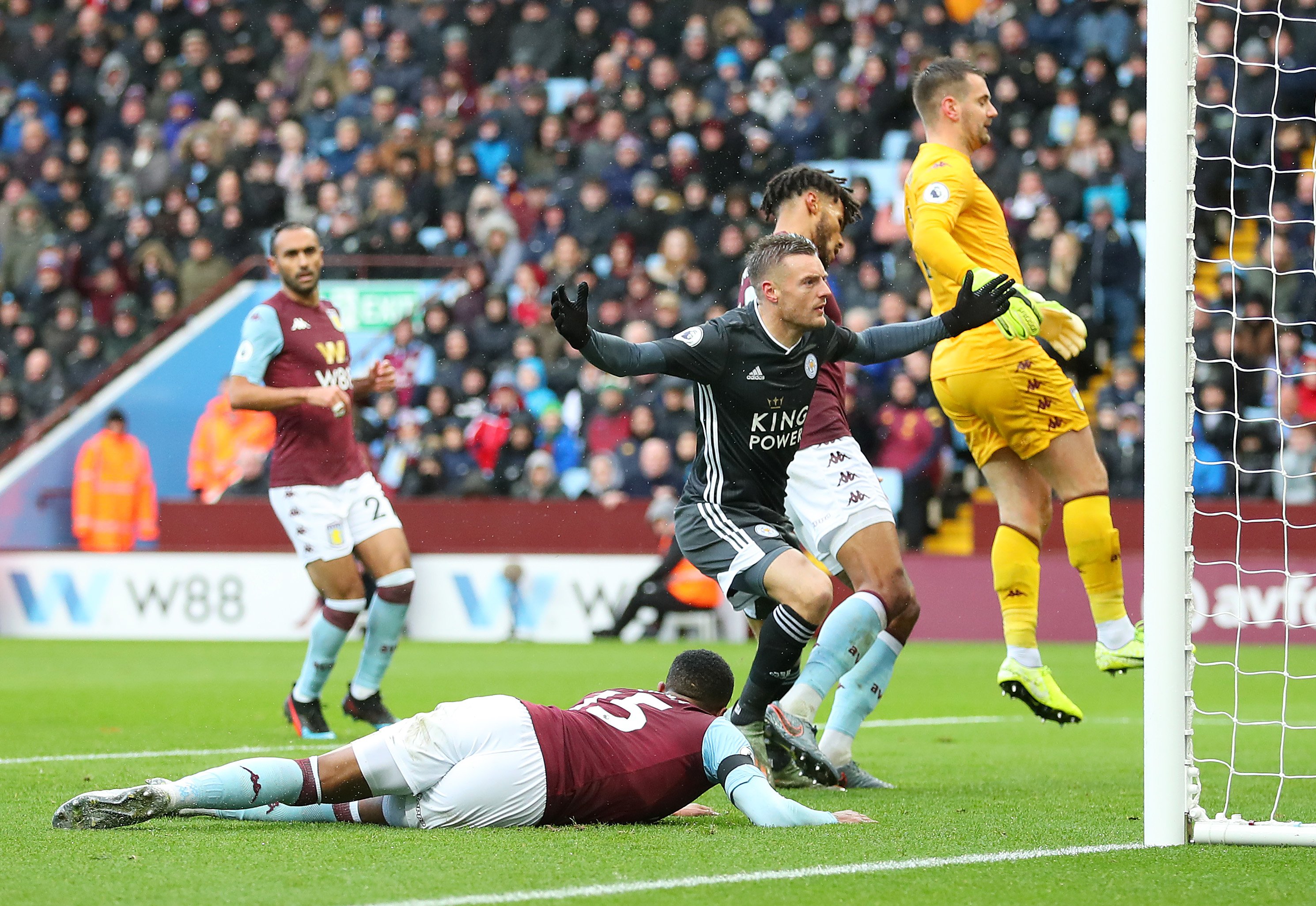 队在场上人 队在场上人